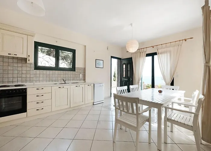 By Kissakas With Stunning Sea Views Pera Melana